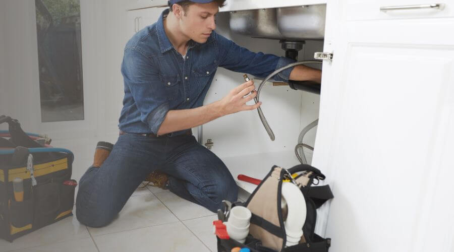 Expert burst pipe repair services in Fedscreek, KY
